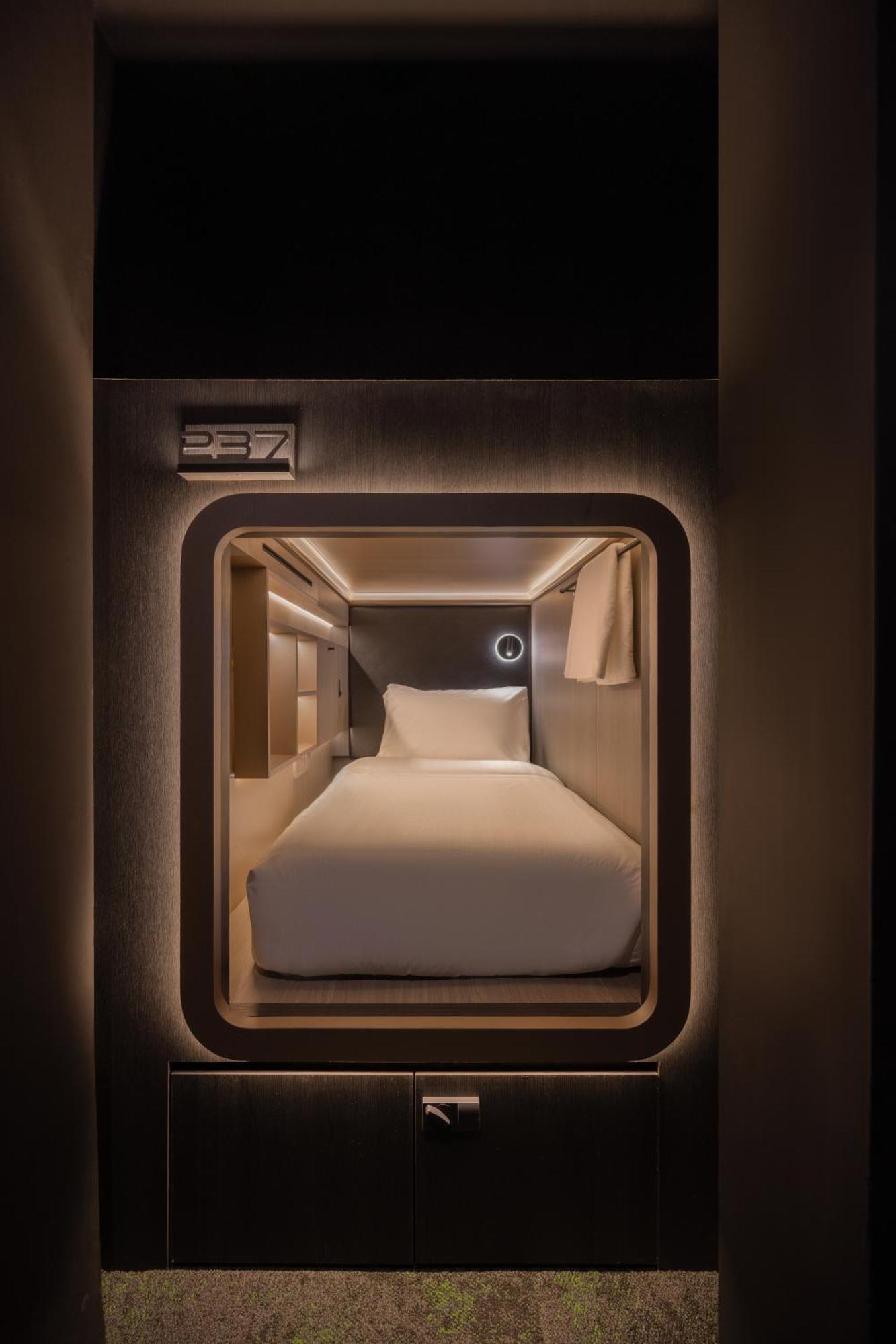 Cube Social Boutique Capsule Hotel At Boat Quay Singapura Exterior foto